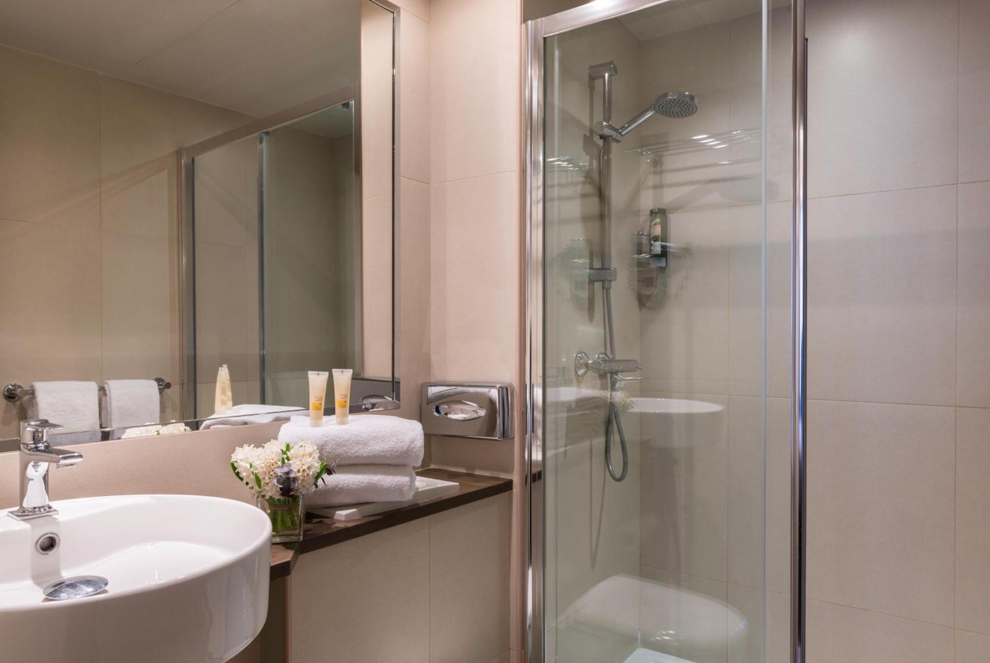 Hotel De Neuve By Happyculture 3*